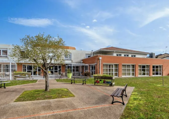 EHPAD "LE CLOS DE L'UBY". 6,70 %